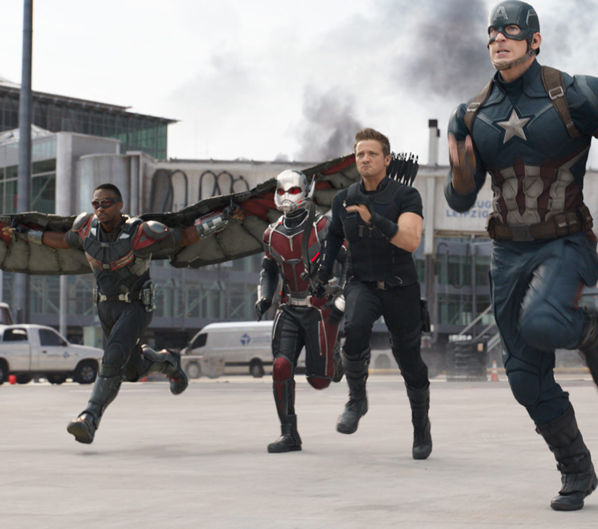 New Captain America: Civil War Clips Shows Ant-Man Introduction - The ...