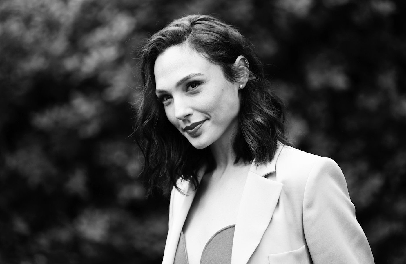 Gal Gadot in Talks to Star as Real Life Wonder Woman Hedy Lamarr - The ...