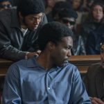 THE TRIAL OF THE CHICAGO 7 (L to R) KELVIN HARRISON JR. as Fred Hampton, YAHYA ABDUL-MATEEN II as Bobby Seale, MARK RYLANCE as William Kuntsler in THE TRIAL OF THE CHICAGO 7. Cr. NIKO TAVERNISE/NETFLIX © 2020