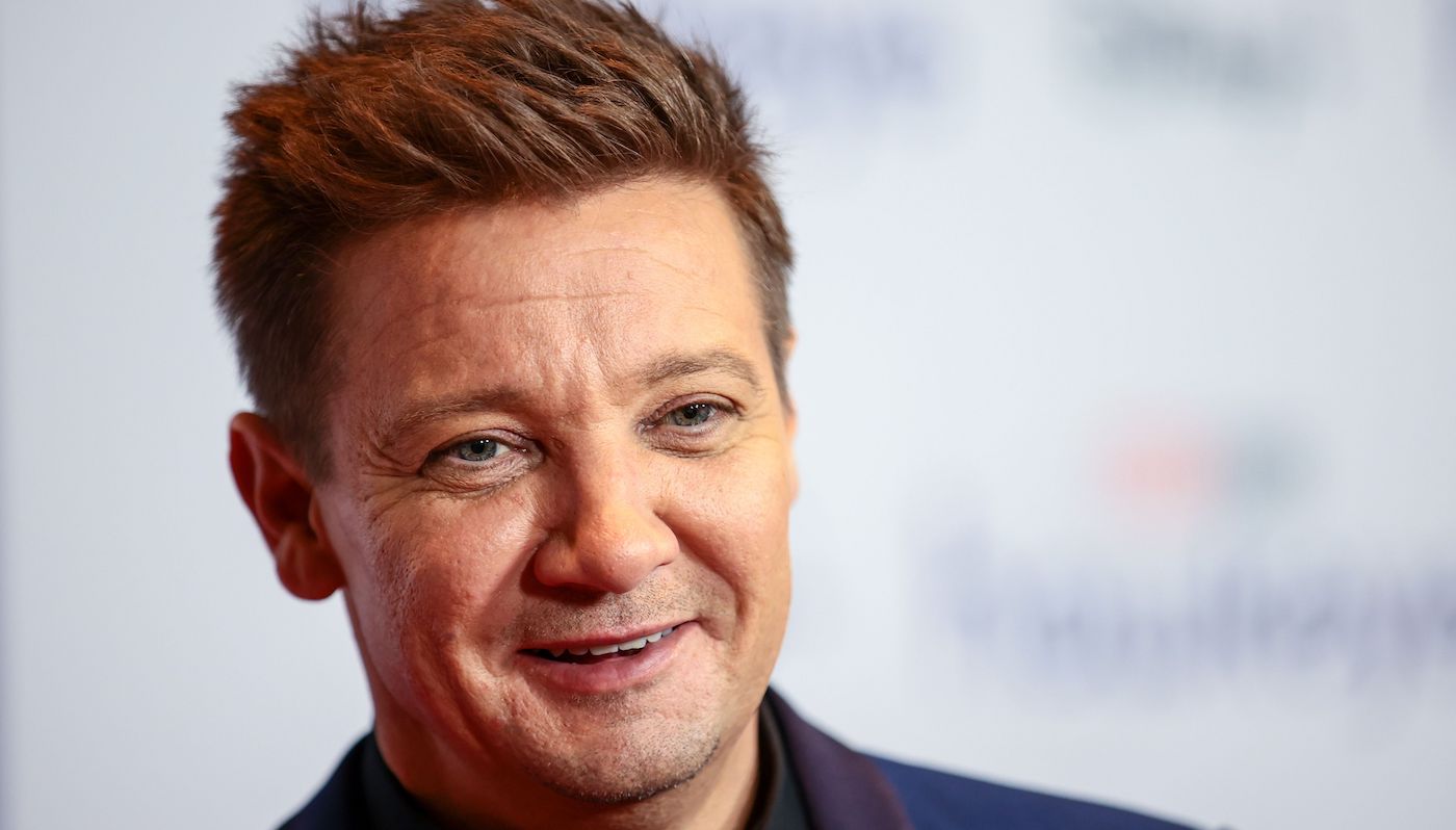 First Trailer for Jeremy Renner's 